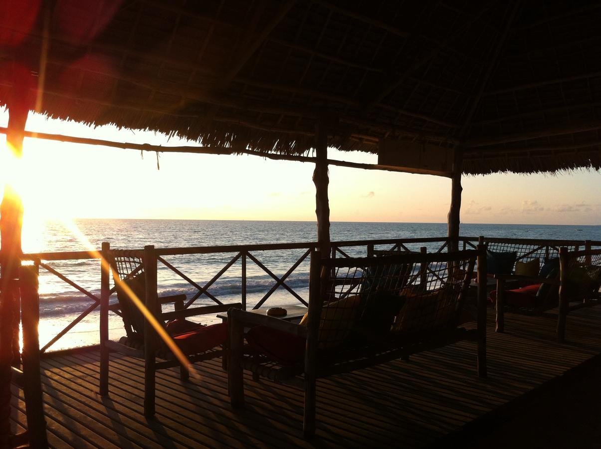 เดมบีชลอดจ์ Hotel ปาเยอ ภายนอก รูปภาพ