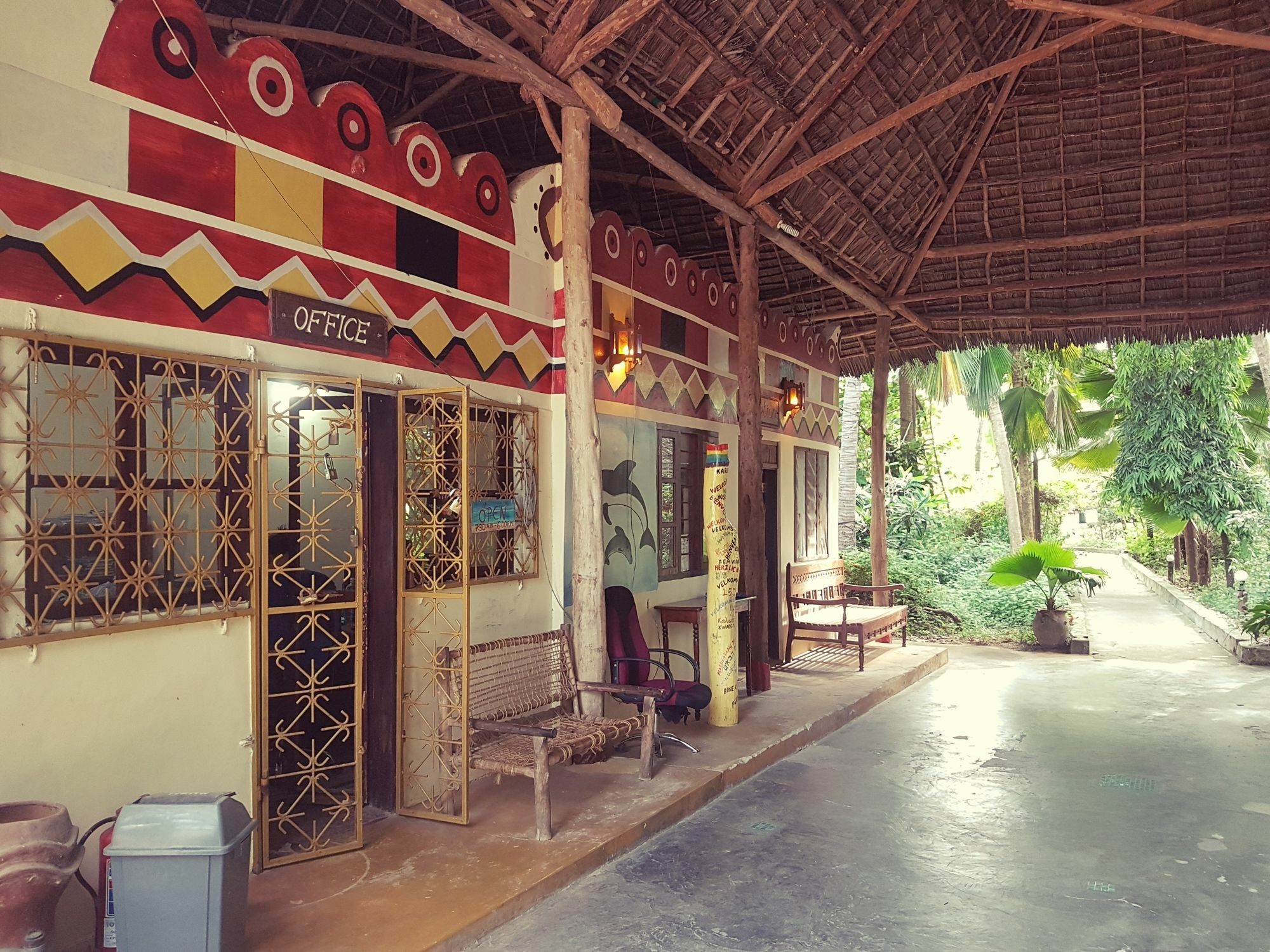 เดมบีชลอดจ์ Hotel ปาเยอ ภายนอก รูปภาพ